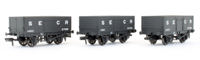 967236 Set of 3 SECR 12 Ton 7 Plank Mineral Wagons (SR Diagram 1358) - Late SECR Livery (Dark Grey)