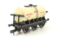 6 Wheel Tank Wagon 'Wilts United Dairies' 41 - Limited Edition of 192 for Buffers Model Railways