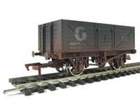 7 plank wagon 6577 in GWR livery - weathered