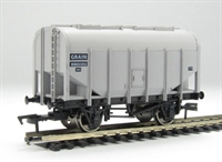 Bulk grain wagon B885364 in BR grey livery