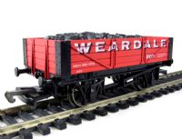 4 plank wagon in "Weardale" livery