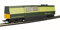 Non-motorised OO Track Cleaner with motorised cleaning heads and vacuum in BR green