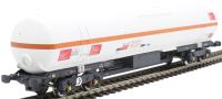 100 ton BOC tank in BOC unbranded livery with red stripe and GPS bogies - 0011