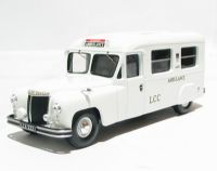 CC06305 Daimler 1949 ambulance in L.C.C. white