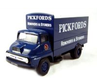 D-09 Thames Trader lorry in Pickfords livery