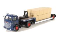 DB09 Commer QX low loader "Pickfords" - with packing case load