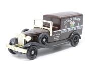 DG22009 1933 Packard Town Van Soho Dairy