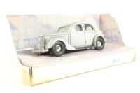 DY-5B 1949 Ford V8 Pilot in Silver