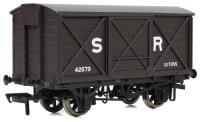 LSWR 10t Ventilated van in SR brown (early condition) - 42679