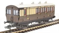 4 wheel brake 3rd 197 in GWR chocolate and cream - with working lighting