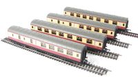 BR (ex-LMS) Coaches, 2x Corridor Composite Coaches and 2x Brake Second coaches in Crimson and Cream livery - Pack of 4 - Split from set