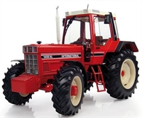 J4000 International Harvester 1455XL 1983 tractor in red