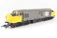 Class 37 Diesel 37082 in Railfreight Grey