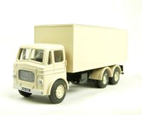 M6C-01 Leyland 'Mouth Organ' box van in cream