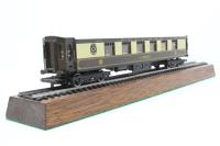 Pullman coach 'Cygnus' in Umber and cream with Plinth (coach manufactured by Hornby)