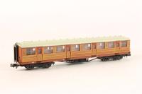 Gresley first class coach 31869 in LNER Teak livery