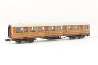 Gresley first class coach 22356 in LNER Teak livery