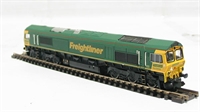 Class 66 diesel 66566 in Freightliner livery