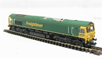 Class 66 diesel 66581 in Freightliner livery