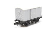 NG10 12T single vent van in grey