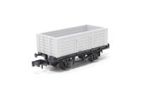 NG11 Pack of Two 6-Plank Wagons in Grey