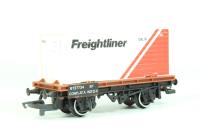 R017FlatWithFreightliner Flat Wagon with Freightliner 