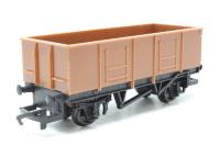 R1031Wagon Large mineral wagon in brown - split from set
