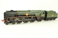 Class 8P 'Merchant Navy' 4-6-2 35012 'United States Lines' in BR green - split from premier box set