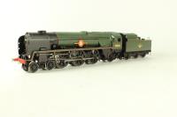 Class 8P 'Merchant Navy' 4-6-2 35028 'Clan Line' in BR green (DCC fitted) - split from R1073 box set
