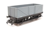 R1132-26739 7 plank open wagon in grey 26739