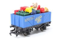 R1248Wagon 7 plank wagon - 'North pole' - Separated from set