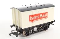 Lyons Maid Closed Van 