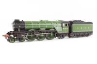 Class A3 4-6-2 4472 "Flying Scotsman" with double chimney and corridor tender in LNER green (Ltd Ed of 500)