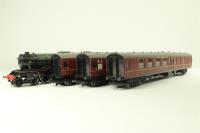 'The Master Cutler' Trainpack with A3 4-6-2 60106 in BR green and 3 Mk1 coaches in maroon