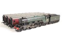 "The Master Cutler" trainpack with A3 class "Flying Fox" in BR green and 3 BR Mk1 maroon coaches