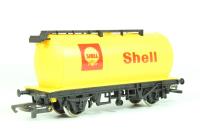 Shell Tank Wagon in yellow (metal rimmed plastic wheels)