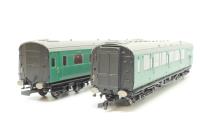 R3087Coaches Composite coach S1338S & Guard coach S6693S in SR Green - Split from a set