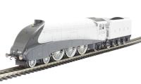 Class A4 4-6-2 2509 "Silver Link" in LNER Silver - The Silver Jubilees Collection