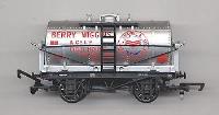 R6165 12 Ton tank wagon in silver - Berry Wiggins - 116