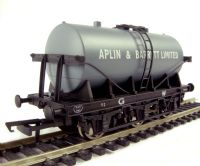 6 wheel milk tank wagon in Aplin & Barrett Ltd livery