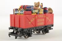 7-plank open wagon with gift load - Merry Christmas 2009