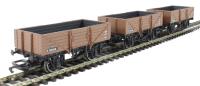R6712 Pack of 3 five-plank open wagons in BR bauxite