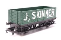 7-plank open wagon - 'J. Skinner' 7 in green - split from set
