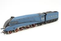 Class A4 4-6-2 'Sir Nigel Gresley' 4498 in LNER Blue