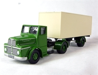 TS-X6 Thorneycroft sturdy articulated van in green and cream