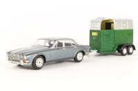VA08602 Jaguar XJ6 4.2 Series 1 & Towing Horse Box