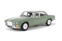 VA08805 Daimler Sovereign Series 1 4.2, Willow Green