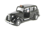 EM76842 Austin FX3 London Taxi in black with chrome wheel trims