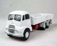 GW-X4 Guy Warrior 6-wheel dropside truck in white