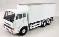 LR-X9 Leyland Roadtrain 6-wheel van in white